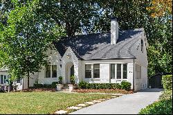 Beautifully Renovated Cottage Home In Peachtree Hills!