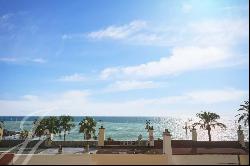 Close to the sea front apartment in Nice