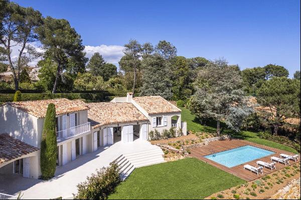 Superb villa entirely renovated in Biot.