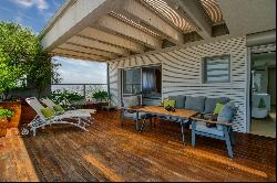 Entire floor High-end Penthouse with a Jacuzzi