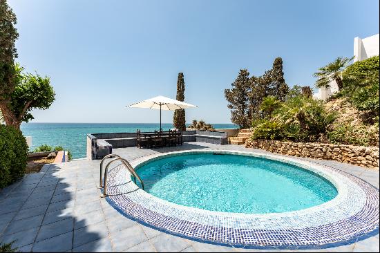 Impressive Villa with Direct Access to the Sea in Malaga