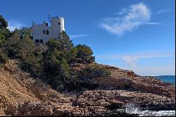 Impressive house on a cliff in Sitges with 360º panoramic views