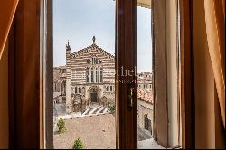 Elegant apartment in the historic center of Verona