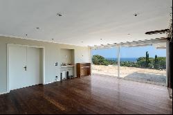 House in spectacular plot with wide sea views in Llavaneres