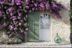 Romantic 18th-century farmhouse on the hills of Lucca