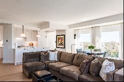 Beautiful luxe design Condo