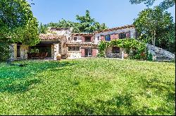 Uncover the Enchanting Charm of this Provençal Bastide near Nice