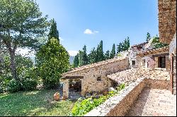 Uncover the Enchanting Charm of this Provençal Bastide near Nice