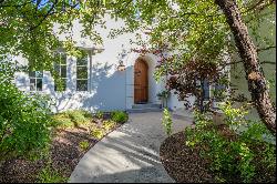 Private Oasis in Arrowcreek