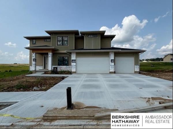 21734 Parkview Drive, Gretna NE 68028