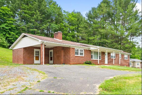 94 N Scenic Hwy, Bland VA 24315