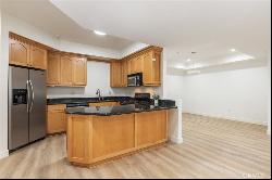 12407 Moorpark Street #103, Studio City CA 91604