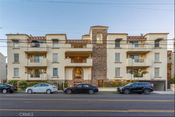 12407 Moorpark Street #103, Studio City CA 91604