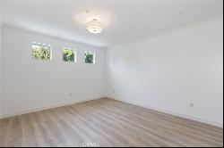 12407 Moorpark Street #103, Studio City CA 91604