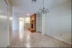 Cute clean duplex in the heart of Fort Worth