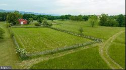 1402 Longs Gap Road, Carlisle PA 17013