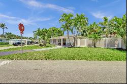 4280 NE 1st Ter, Oakland Park FL 33334