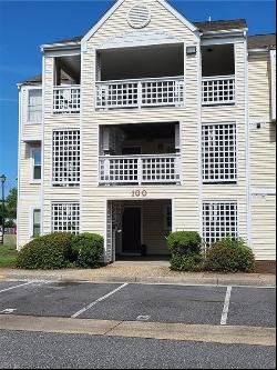 100 Lantana Lane Unit 10, Hampton VA 23669