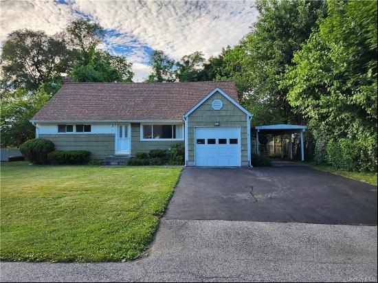 2 Honey Lane, Wappingers Falls NY 12590