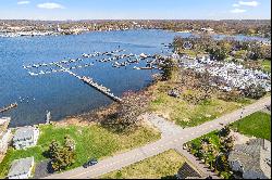 Direct waterfront lot on Mason's Island