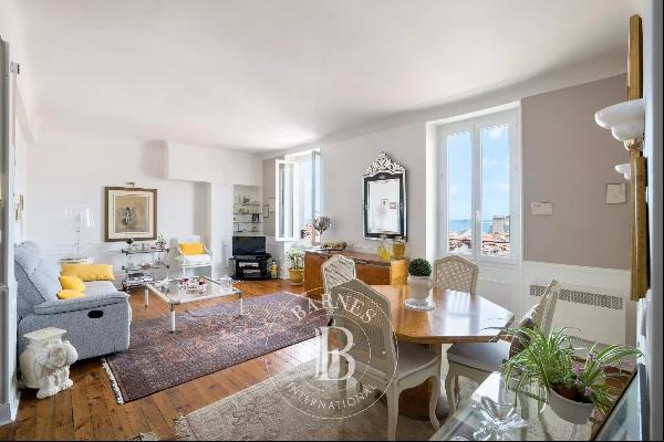 BIARRITZ, BEAUTIFUL APARTMENT IN THE TOWN CENTER WITH SEA VIEW