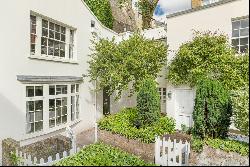 A characterful cottage, located close to Sloane Square