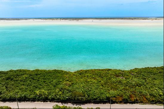 Elevated Oceanfront Lot in North Caicos