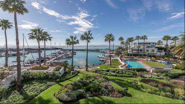 Luxurious Living Overlooking a Private Marina