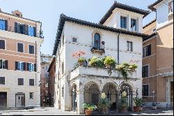 Renaissance mansion in the heart of Rome