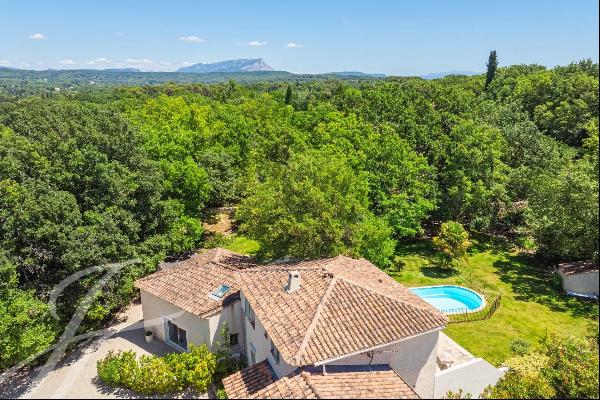 House for sale in Puyricard with swimming pool in a quiet, sought-after neighborhood