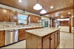 1157 S Ginkgo Ln, Andover KS 67002