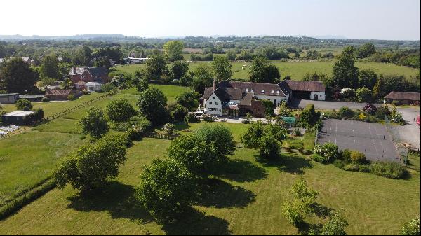 6 bedroom farmhouse with 3 holiday cottages - suitable for multi-generational living - SDL