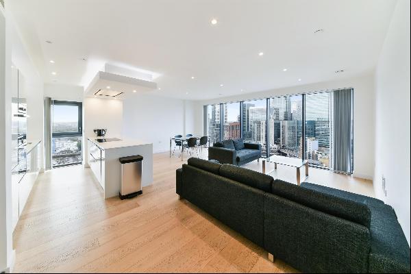 Penthouse apartment to let in Horizons Tower, London E14