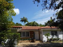 6815 Gratian St, Coral Gables FL 33146