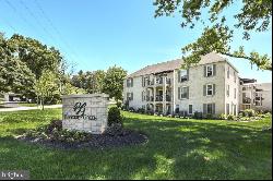 1000 Country Club Road Unit A13, York PA 17403