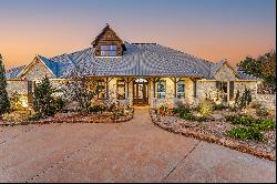 Stunning Equestrian Property located in Silverado on the Brazos 