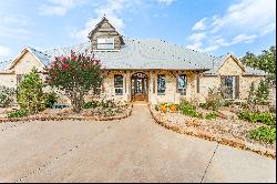 Stunning Equestrian Property located in Silverado on the Brazos 