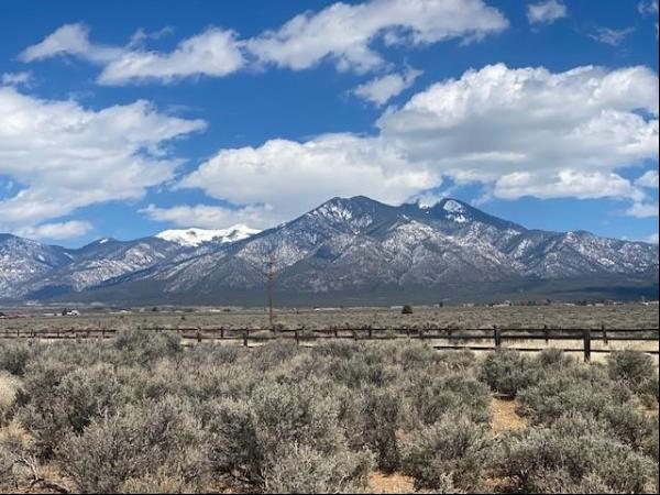 Blueberry Hill Rd, Taos NM 87571