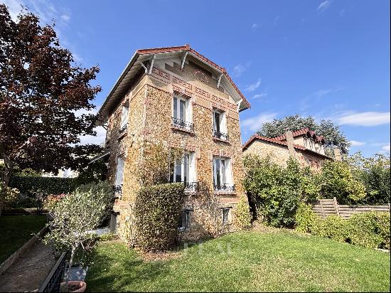 Chaville - A 3/4 bed property with a garden