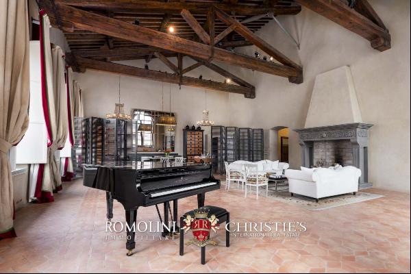 Florence - LUXURY APARTMENT FOR SALE IN THE HISTORICAL CENTER