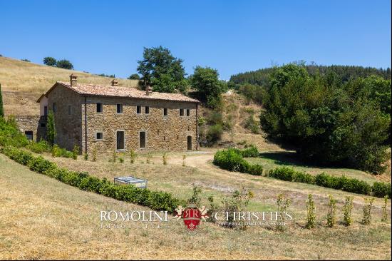 Umbria - PANORAMIC FARMHOUSE FOR SALE IN THE NESTORE VALLEY