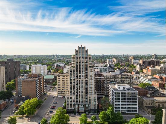 Luxurious Condo with Panoramic Views of the City