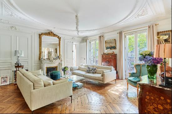 Paris 6th District – An elegant 3-bed apartment