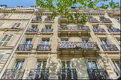 Paris 6th District – An elegant 3-bed apartment