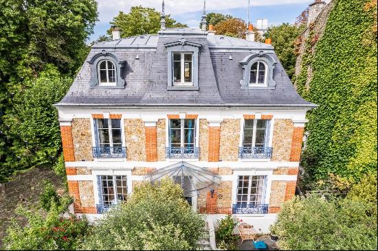 Saint-Cloud - A renovated 5-bed period property