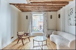 PARIS 5th district on Quai Saint Michel - renovated apartment