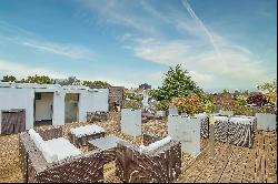 Rueil-Malmaison Centre - With a garden and roof terrace