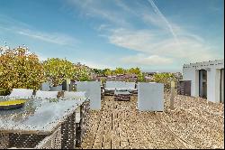 Rueil-Malmaison Centre - With a garden and roof terrace