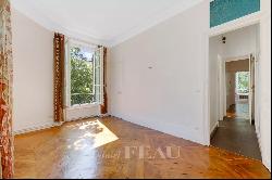 Versailles - A bright 3/4 bed apartment