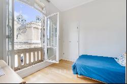 Versailles Notre-Dame - A 3-bed apartment enjoying an open view